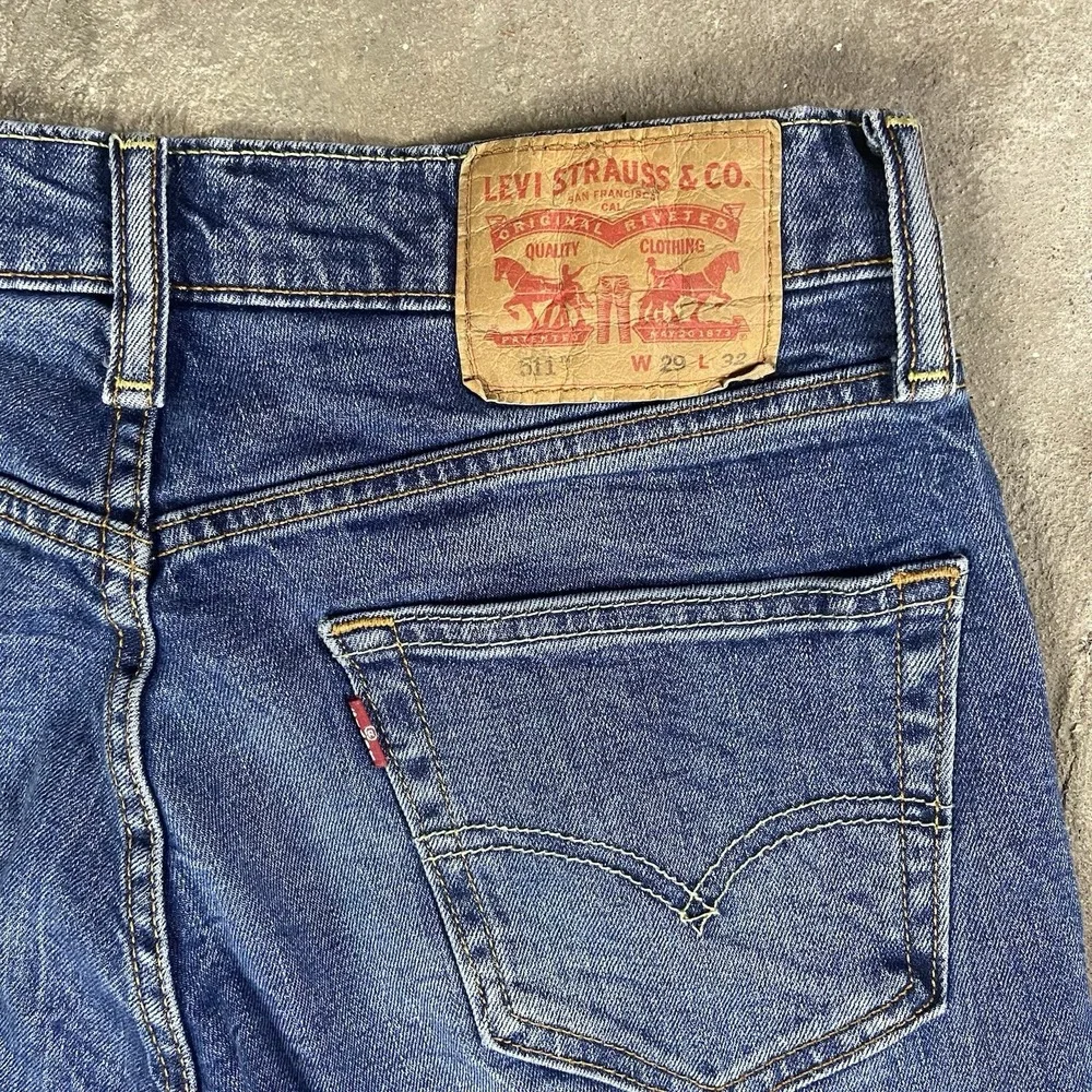 Levi's‎ 511 Jeans Size 29x32 Blue Medium Wash Denim Slim Fit Straight Fit Casual